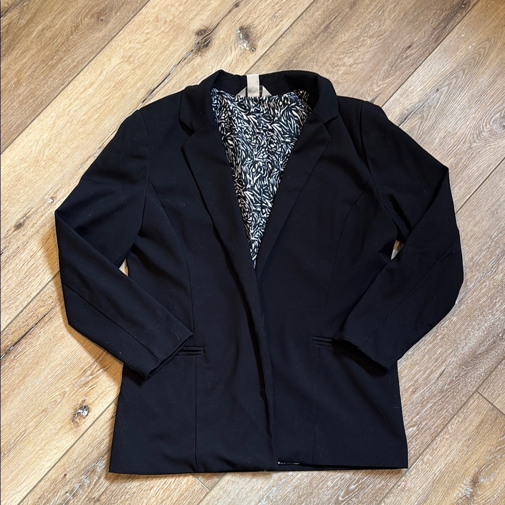 Christopher Banks women's Black Blazer 
Size petite medium